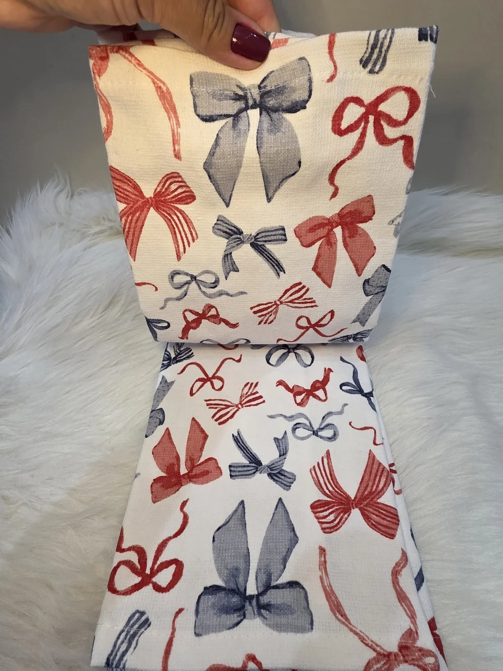 Bow-Print Kitchen Towel - Red & Blue